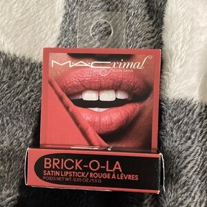 MAC Cosmetics Maximal Satin Lipstick in Brick-O-La NEW
